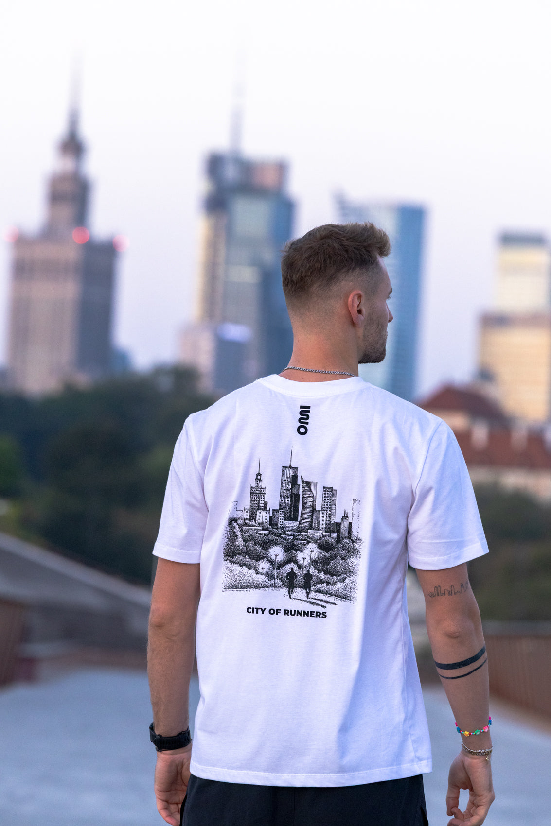 CITY OF RUNNERS Tee