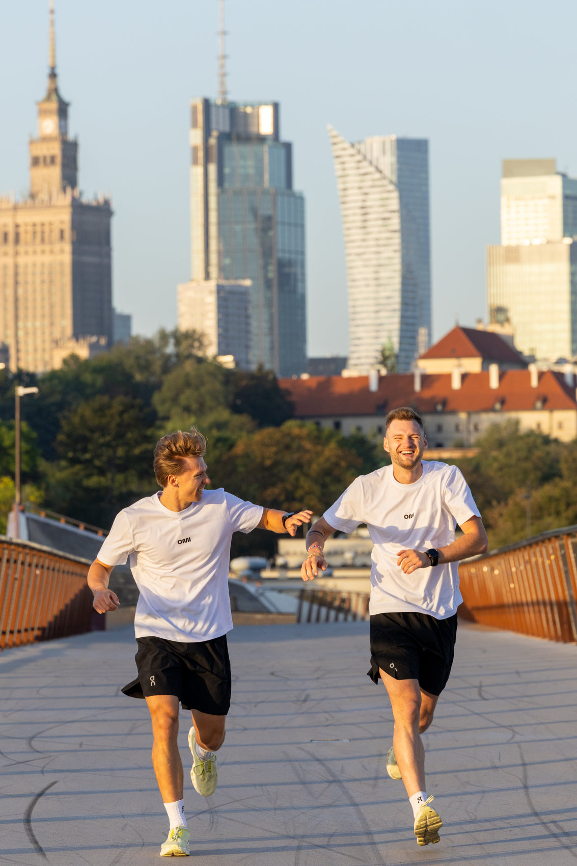 CITY OF RUNNERS Tee